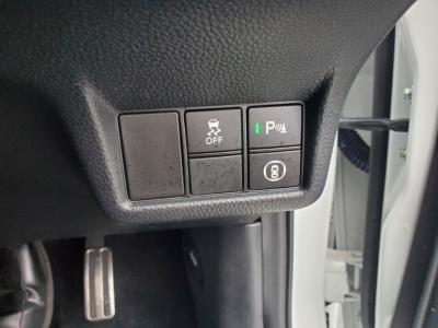 VrbN@VÎԁ@R3N8ݼޡSTOPt1.5L޴ݼ݂CVTŔRWLTC16.4km/LaؒǏ]@\tڰްٰC̗pق㋉ڰEX(359.0~)ɂ́޾ݼݸށ9پTVޯץETCBOSEށʰڻްܰ&˰LEDͯײā18Ђق߼ݶװ߰ܲĕt!