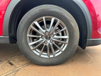 ＣＸ－５　新潟中古車　H29年にﾓﾃﾞﾙﾁｪﾝｼﾞした2代目｡ｱｲﾄﾞﾙSTOP付2.2Lﾃﾞｨｰｾﾞﾙﾀｰﾎﾞｴﾝｼﾞﾝと6速ATを搭載､燃費はJC08ﾓｰﾄﾞ17.2km/L｡装備は★ﾚｰﾀﾞｰﾌﾞﾚｰｷ★ﾚｰﾀﾞｰｸﾙｰｽﾞ★LEDﾍｯﾄﾞﾗｲﾄ★ｷｰﾌﾘｰ&ﾌﾟｯｼｭｽﾀｰﾄ★17ｲﾝﾁｱﾙﾐ他ｵﾌﾟｼｮﾝの★ﾒﾓﾘｰﾅﾋﾞ★ﾌﾙｾｸﾞTVDVDCD★BOSEｻｳﾝﾄﾞ10ｽﾋﾟｰｶｰ★ﾊﾟﾜｰｼｰﾄ&Fｼｰﾄﾋｰﾀｰ★ETCも付いています｡