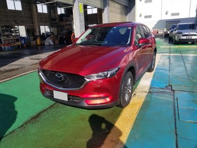 ＣＸ－５　新潟中古車　H29年にﾓﾃﾞﾙﾁｪﾝｼﾞした2代目｡ｱｲﾄﾞﾙSTOP付2.2Lﾃﾞｨｰｾﾞﾙﾀｰﾎﾞｴﾝｼﾞﾝと6速ATを搭載､燃費はJC08ﾓｰﾄﾞ17.2km/L｡装備は★ﾚｰﾀﾞｰﾌﾞﾚｰｷ★ﾚｰﾀﾞｰｸﾙｰｽﾞ★LEDﾍｯﾄﾞﾗｲﾄ★ｷｰﾌﾘｰ&ﾌﾟｯｼｭｽﾀｰﾄ★17ｲﾝﾁｱﾙﾐ他ｵﾌﾟｼｮﾝの★ﾒﾓﾘｰﾅﾋﾞ★ﾌﾙｾｸﾞTVDVDCD★BOSEｻｳﾝﾄﾞ10ｽﾋﾟｰｶｰ★ﾊﾟﾜｰｼｰﾄ&Fｼｰﾄﾋｰﾀｰ★ETCも付いています｡