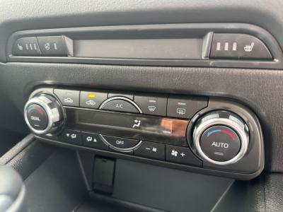 ＣＸ－５　新潟中古車　H29年にﾓﾃﾞﾙﾁｪﾝｼﾞした2代目｡ｱｲﾄﾞﾙSTOP付2.2Lﾃﾞｨｰｾﾞﾙﾀｰﾎﾞｴﾝｼﾞﾝと6速ATを搭載､燃費はJC08ﾓｰﾄﾞ17.2km/L｡装備は★ﾚｰﾀﾞｰﾌﾞﾚｰｷ★ﾚｰﾀﾞｰｸﾙｰｽﾞ★LEDﾍｯﾄﾞﾗｲﾄ★ｷｰﾌﾘｰ&ﾌﾟｯｼｭｽﾀｰﾄ★17ｲﾝﾁｱﾙﾐ他ｵﾌﾟｼｮﾝの★ﾒﾓﾘｰﾅﾋﾞ★ﾌﾙｾｸﾞTVDVDCD★BOSEｻｳﾝﾄﾞ10ｽﾋﾟｰｶｰ★ﾊﾟﾜｰｼｰﾄ&Fｼｰﾄﾋｰﾀｰ★ETCも付いています｡