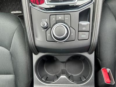 ＣＸ－５　新潟中古車　H29年にﾓﾃﾞﾙﾁｪﾝｼﾞした2代目｡ｱｲﾄﾞﾙSTOP付2.2Lﾃﾞｨｰｾﾞﾙﾀｰﾎﾞｴﾝｼﾞﾝと6速ATを搭載､燃費はJC08ﾓｰﾄﾞ17.2km/L｡装備は★ﾚｰﾀﾞｰﾌﾞﾚｰｷ★ﾚｰﾀﾞｰｸﾙｰｽﾞ★LEDﾍｯﾄﾞﾗｲﾄ★ｷｰﾌﾘｰ&ﾌﾟｯｼｭｽﾀｰﾄ★17ｲﾝﾁｱﾙﾐ他ｵﾌﾟｼｮﾝの★ﾒﾓﾘｰﾅﾋﾞ★ﾌﾙｾｸﾞTVDVDCD★BOSEｻｳﾝﾄﾞ10ｽﾋﾟｰｶｰ★ﾊﾟﾜｰｼｰﾄ&Fｼｰﾄﾋｰﾀｰ★ETCも付いています｡