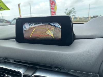 ＣＸ－５　新潟中古車　H29年にﾓﾃﾞﾙﾁｪﾝｼﾞした2代目｡ｱｲﾄﾞﾙSTOP付2.2Lﾃﾞｨｰｾﾞﾙﾀｰﾎﾞｴﾝｼﾞﾝと6速ATを搭載､燃費はJC08ﾓｰﾄﾞ17.2km/L｡装備は★ﾚｰﾀﾞｰﾌﾞﾚｰｷ★ﾚｰﾀﾞｰｸﾙｰｽﾞ★LEDﾍｯﾄﾞﾗｲﾄ★ｷｰﾌﾘｰ&ﾌﾟｯｼｭｽﾀｰﾄ★17ｲﾝﾁｱﾙﾐ他ｵﾌﾟｼｮﾝの★ﾒﾓﾘｰﾅﾋﾞ★ﾌﾙｾｸﾞTVDVDCD★BOSEｻｳﾝﾄﾞ10ｽﾋﾟｰｶｰ★ﾊﾟﾜｰｼｰﾄ&Fｼｰﾄﾋｰﾀｰ★ETCも付いています｡