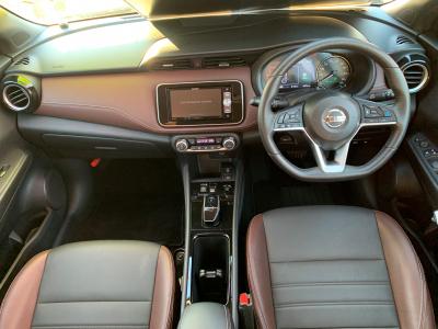 LbNX@VÎԁ@R4N7ɒǉꂽ4WD١1.2Lݼ݂ŔdO2Ӱŋ쓮RWLTC19.2km/L㋉قŁڻް&F˰׳ޭٰװ˰߲ۯāLEDͯײāذACCŰ17Ђق߼݂́ذپTVETCtĂ܂!