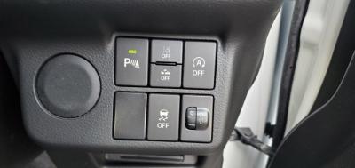 Ag@VÎԁ@8ڱĂ͐60kgyʉݸSTOPCVTƴނ̗̍pȂǂŤ4WDłR33.2km/LéڽABSESPh~4WDԂ́ļ˰ܲ߰ق߼݂́ڰްڰ߰āCD߂tĂ܂B