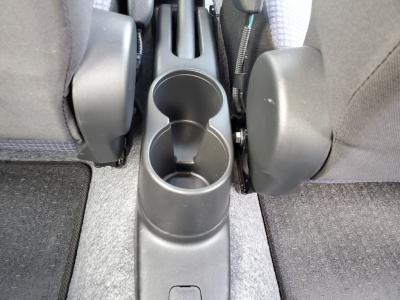 Ag@VÎԁ@8ڱĂ͐60kgyʉݸSTOPCVTƴނ̗̍pȂǂŤ4WDłR33.2km/LéڽABSESPh~4WDԂ́ļ˰ܲ߰ق߼݂́ڰްڰ߰āCD߂tĂ܂B