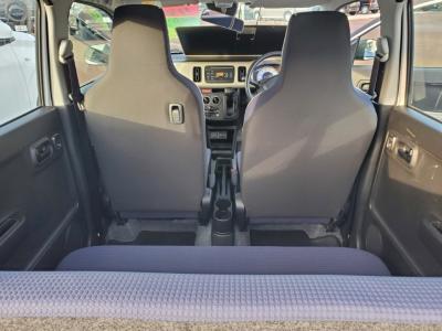 Ag@VÎԁ@8ڱĂ͐60kgyʉݸSTOPCVTƴނ̗̍pȂǂŤ4WDłR33.2km/LéڽABSESPh~4WDԂ́ļ˰ܲ߰ق߼݂́ڰްڰ߰āCD߂tĂ܂B