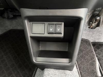 Ag@VÎԁ@8ڱĂ͐60kgyʉݸSTOPCVTƴނ̗̍pȂǂŤ4WDłR33.2km/LéڽABSESPh~4WDԂ́ļ˰ܲ߰ق߼݂́ڰްڰ߰āCD߁ETCںtĂ܂BsȂ10000km!