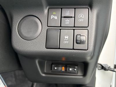 Ag@VÎԁ@8ڱĂ͐60kgyʉݸSTOPCVTƴނ̗̍pȂǂŤ4WDłR33.2km/LéڽABSESPh~4WDԂ́ļ˰ܲ߰ق߼݂́ڰްڰ߰āCD߁ETCںtĂ܂BsȂ10000km!