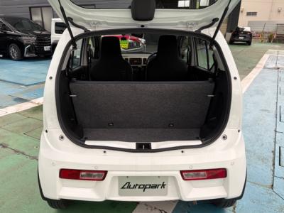 Ag@VÎԁ@8ڱĂ͐60kgyʉݸSTOPCVTƴނ̗̍pȂǂŤ4WDłR33.2km/LéڽABSESPh~4WDԂ́ļ˰ܲ߰ق߼݂́ڰްڰ߰āCD߁ETCںtĂ܂BsȂ10000km!