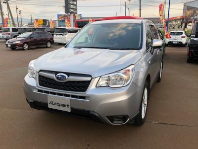 フォレスター　新潟中古車　4代目のﾌｫﾚｽﾀｰは4WDとVDCを統合制御し悪路走破性を高める新制御ｼｽﾃﾑで燃費は14.4
㎞/L！。装備内容は★ｵｰﾄｴｱｺﾝ★ﾒﾓﾘｰﾅﾋﾞTV★ETC★社外17ｲﾝﾁｱﾙﾐ★ｷｰﾚｱｽｴﾝﾄﾘｰ★横滑り防止装置なども付いています!