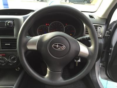 インプレッサアネシス　新潟中古車　独立したﾄﾗﾝｸﾙｰﾑを持った4ﾄﾞｱﾓﾃﾞﾙ,水平対向ｴﾝｼﾞﾝ1.5LDOHCｴﾝｼﾞﾝ搭載でﾋﾞｼﾞﾈｽ仕様以上の装備満載　★4WD　★　黒内装　★ﾌｫｸﾞﾗｲﾄ　★ｹﾝｳｯﾄﾞCDｺﾝﾎﾟ　★ﾌﾟﾗｲﾊﾞｼｰｶﾞﾗｽ