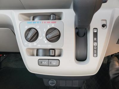 プレオプラス　新潟中古車　2代目ｲｰｽのｽﾊﾞﾙ版｡先代より80kg軽量化で4WDでも燃費はJC08ﾓｰﾄﾞ32.2㎞/L！新型のｽﾏｰﾄｱｼｽﾄⅢを採用し★歩行者対応ﾚｰﾀﾞｰﾌﾞﾚｰｷ★誤発進防止★前後ｺｰﾅｰｾﾝｻｰ★LEDﾍｯﾄﾞﾗｲﾄ★ｷｰﾚｽ★電動格納ﾄﾞｱﾐﾗｰ★ﾌﾟﾗｲﾊﾞｼｰｶﾞﾗｽなどのほかｵﾌﾟｼｮﾝの★ﾒﾓﾘｰﾅﾋﾞ★ﾅﾋﾞ装着UPｸﾞﾚﾄﾞﾊﾟｯｸ(ﾊﾞｯｸｶﾒﾗ･ﾘﾔｽﾋﾟｰｶｰ)★ﾌｫｸﾞﾗﾝﾌﾟ付き!