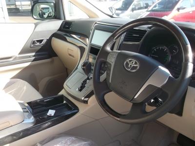 アルファードハイブリッド　新潟中古車　後期型に出たﾊｲﾌﾞﾘｯﾄﾞ｡前後に2つのﾓｰﾀｰを持ち､CVT&4WDで燃費は17.0km/L｡★ｵｯﾄﾏﾝ付2ndｼｰﾄの7人乗り｡★ｷｰﾌﾘｰ&ﾌﾟｯｼｭｽﾀｰﾀｰ★ﾃﾞｨｽﾁｬｰｼﾞ&ﾌｫｸﾞ★ﾊﾟﾜｰｽﾗｲﾄﾞﾄﾞｱ★16ｲﾝﾁｱﾙﾐ★ｸﾙｰｽﾞC★ｺｰﾅｰｾﾝｻｰ★ﾅﾉｲｰ付ｵｰﾄAC､更にｵﾌﾟｼｮﾝの★ﾒﾓﾘｰﾅﾋﾞﾌﾙｾｸﾞTVなどが付いています!