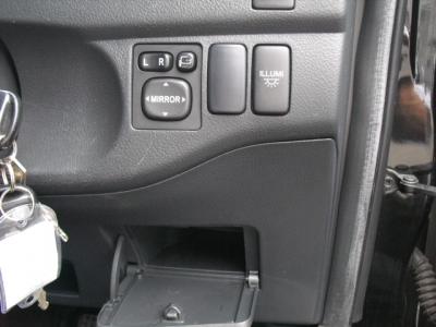 ｂＢ　新潟中古車　後期型　HDDナビ・1セグテレビ　フルエアロ　純正15インチAW オートエアコン
皮巻きハンドル　ディスチャージライト