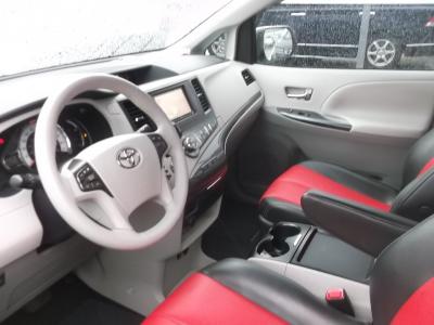 シエナ　新潟中古車　北米ﾄﾖﾀで販売されるﾐﾆﾊﾞﾝ｡3.5V6搭載FF駆動｡幅と長さはｳﾞｪﾙﾌｧｲｱ以上で幅199cm全長508cm。SEはｴｱﾛﾀｲﾌﾟの人気ｸﾞﾚｰﾄﾞで★両側ﾊﾟﾜｰｽﾗｲﾄﾞﾄﾞｱ★ﾊﾟﾜｰﾊﾞｯｸﾄﾞｱ★19ｲﾝﾁｱﾙﾐ★ﾊﾟﾜｰｼｰﾄ★HIDﾗｲﾄ&ﾌｫｸﾞ★ﾒﾓﾘｰﾅﾋﾞﾌﾙｾｸﾞTV&ﾊﾞｯｸｶﾒﾗ★ﾌﾘｯﾌﾟﾀﾞｳﾝﾓﾆﾀｰ付き!