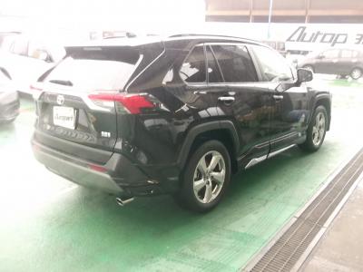 ＲＡＶ４　新潟中古車　4年ぶりに復活した4代目RAV4｡新型2.5LｴﾝｼﾞﾝとCVTを搭載｡装備は★ﾄﾖﾀｾｰﾌﾃｨｾﾝｽ(ﾚｰﾀﾞｰﾌﾞﾚｰｷ･ﾚｰﾀﾞｰｸﾙｰｽﾞ等)★LEDﾍｯﾄﾞﾗｲﾄ★ﾚｻﾞｰﾊﾟﾜｰｼｰﾄ&ﾋｰﾀｰ★18ｲﾝﾁｱﾙﾐ★ｸﾘｱﾗﾝｽｿﾅｰ★ｽﾏｰﾄｷｰ★ﾊﾝｽﾞﾌﾘｰﾊﾟﾜｰﾊﾞｯｸﾄﾞｱなどが付き､更にｵﾌﾟｼｮﾝの★ﾓﾃﾞﾘｽﾀｴｱﾛ★ﾊﾟﾉﾗﾏﾑｰﾝﾙｰﾌ★9ｲﾝﾁﾅﾋﾞﾌﾙｾｸﾞTV★ﾊﾞｯｸｶﾒﾗ★ﾃﾞｼﾞﾀﾙｲﾝﾅｰﾐﾗｰ★おくだけ充電★ﾋﾞﾙﾄｲﾝETCが付いています。
