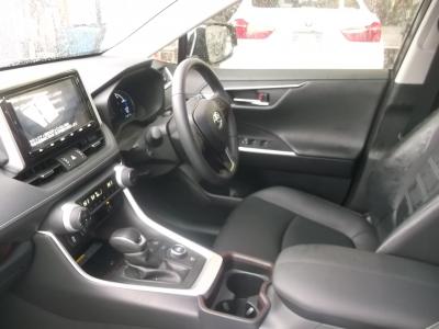 ＲＡＶ４　新潟中古車　4年ぶりに復活した4代目RAV4｡新型2.5LｴﾝｼﾞﾝとCVTを搭載｡装備は★ﾄﾖﾀｾｰﾌﾃｨｾﾝｽ(ﾚｰﾀﾞｰﾌﾞﾚｰｷ･ﾚｰﾀﾞｰｸﾙｰｽﾞ等)★LEDﾍｯﾄﾞﾗｲﾄ★ﾚｻﾞｰﾊﾟﾜｰｼｰﾄ&ﾋｰﾀｰ★18ｲﾝﾁｱﾙﾐ★ｸﾘｱﾗﾝｽｿﾅｰ★ｽﾏｰﾄｷｰ★ﾊﾝｽﾞﾌﾘｰﾊﾟﾜｰﾊﾞｯｸﾄﾞｱなどが付き､更にｵﾌﾟｼｮﾝの★ﾓﾃﾞﾘｽﾀｴｱﾛ★ﾊﾟﾉﾗﾏﾑｰﾝﾙｰﾌ★9ｲﾝﾁﾅﾋﾞﾌﾙｾｸﾞTV★ﾊﾞｯｸｶﾒﾗ★ﾃﾞｼﾞﾀﾙｲﾝﾅｰﾐﾗｰ★おくだけ充電★ﾋﾞﾙﾄｲﾝETCが付いています。
