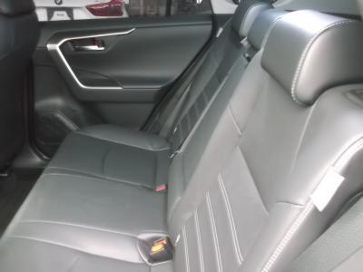 ＲＡＶ４　新潟中古車　4年ぶりに復活した4代目RAV4｡新型2.5LｴﾝｼﾞﾝとCVTを搭載｡装備は★ﾄﾖﾀｾｰﾌﾃｨｾﾝｽ(ﾚｰﾀﾞｰﾌﾞﾚｰｷ･ﾚｰﾀﾞｰｸﾙｰｽﾞ等)★LEDﾍｯﾄﾞﾗｲﾄ★ﾚｻﾞｰﾊﾟﾜｰｼｰﾄ&ﾋｰﾀｰ★18ｲﾝﾁｱﾙﾐ★ｸﾘｱﾗﾝｽｿﾅｰ★ｽﾏｰﾄｷｰ★ﾊﾝｽﾞﾌﾘｰﾊﾟﾜｰﾊﾞｯｸﾄﾞｱなどが付き､更にｵﾌﾟｼｮﾝの★ﾓﾃﾞﾘｽﾀｴｱﾛ★ﾊﾟﾉﾗﾏﾑｰﾝﾙｰﾌ★9ｲﾝﾁﾅﾋﾞﾌﾙｾｸﾞTV★ﾊﾞｯｸｶﾒﾗ★ﾃﾞｼﾞﾀﾙｲﾝﾅｰﾐﾗｰ★おくだけ充電★ﾋﾞﾙﾄｲﾝETCが付いています。
