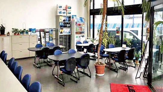 オートパーク 本社